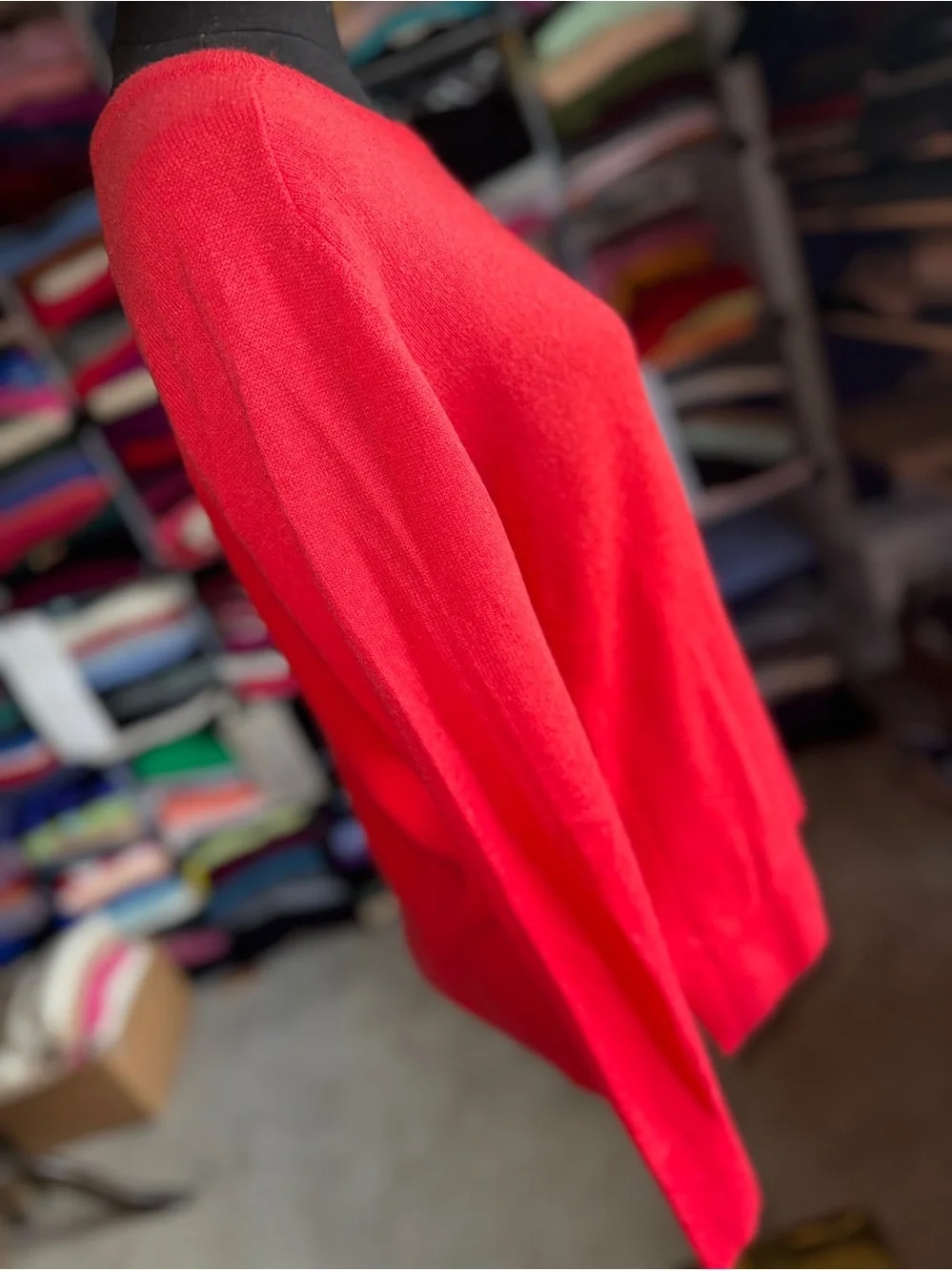 Bright Tomato Red Crewneck Women's Cashmere Sweater - Picture 7 of 8